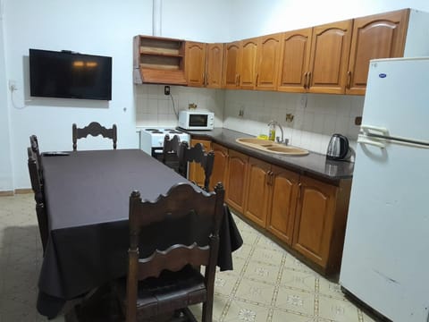 TV and multimedia, Kitchen or kitchenette, Dining area, oven, pet friendly, stove