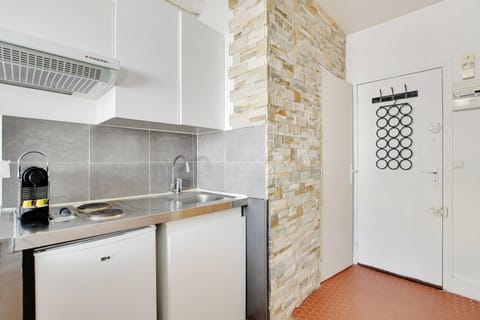 Cosy bright 2P studio just outside Paris Apartment in Levallois-Perret