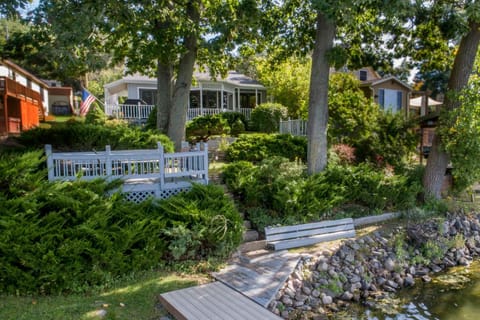 Wine Down on Waneta Lake House in Keuka Lake