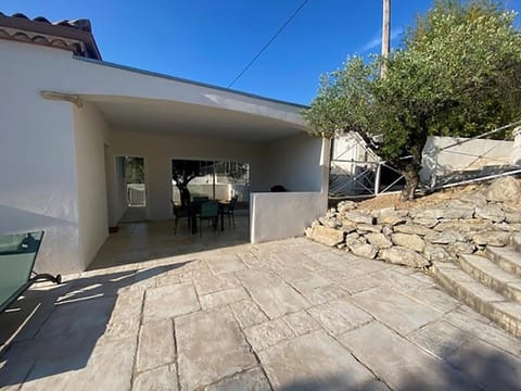 Patio, Dining area