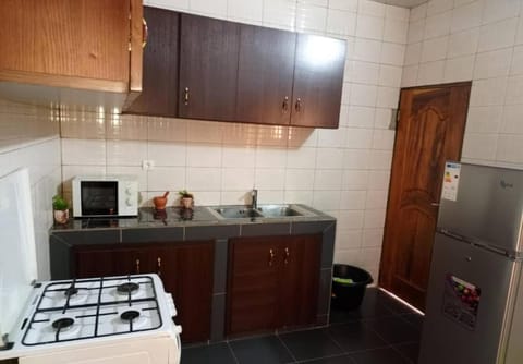 Spacieux appartement à l'étage avec bonne aération Apartment in Lomé