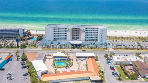 Property building, Natural landscape, Bird's eye view, Beach, City view