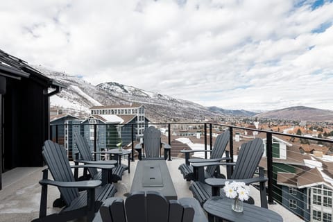 Newly Built Ski-in-Ski-out - Private Hot Tub, Breathtaking Views & Trails! Kings Crown 1288 House in Park City