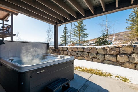 Private Hot Tub and Theater Room Luxury and Comfort House in Wasatch County