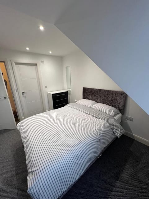 Fully ensuite room Vacation rental in Hull