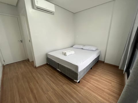 Bed, Photo of the whole room, air conditioner