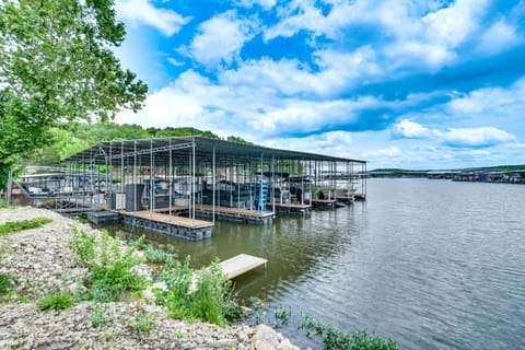 Apt on Calm Cove with Grill, Boat Slip and Game Room! Apartment in Osage Beach