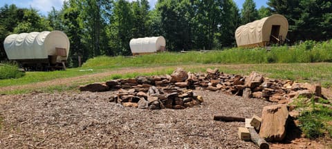 Covered Wagons Hill Camp - WAGON 2 Tienda de lujo in Caldwell