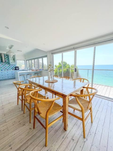 Seashack Uninterrupted and Spectacular ocean view Pet friendly House in Central Coast