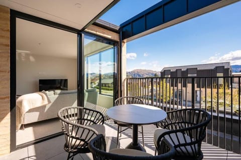 Luxurious New 2 Bed 2 Bath Apartment in Wanaka Apartment in Wanaka