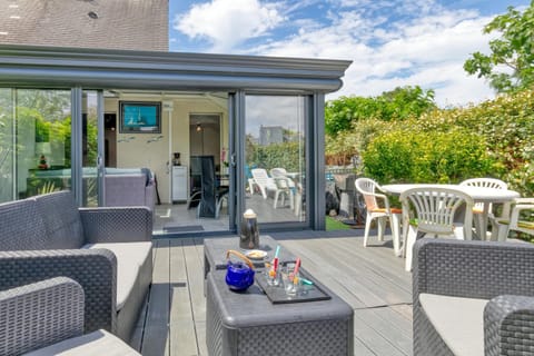 Maison Batz-sur-mer piscine House in Le Pouliguen