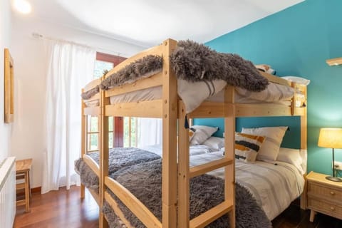 Bed, Photo of the whole room, Bedroom, bunk bed