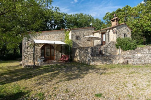 Property building, Facade/entrance, Summer, Garden, On site