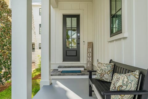 Patio, Balcony/Terrace, Seating area