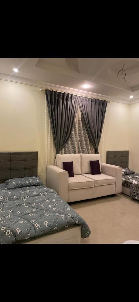 شقه ثلاث غرف Apartment in Jeddah