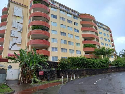 Appartement 2 chambres centre Papeete piscine vue Moorea Apartment in Pape'ete