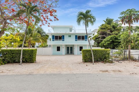 Tut's Cay House in Plantation Key