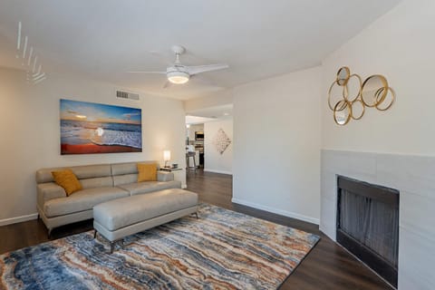 Scottsdale Oasis Sun Kissed Sleeps 6 Apartment in McCormick Ranch