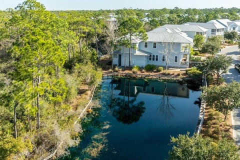 Seaglass Lagoons New 6-Seat Golf Cart, 5 Bikes! House in Seagrove Beach