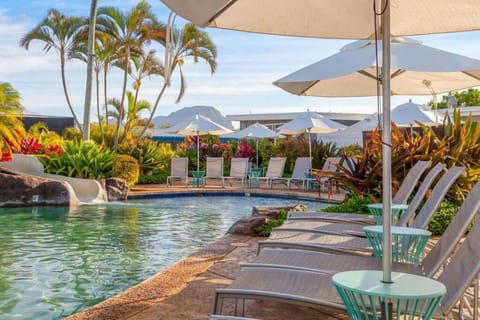 Seating area, Pool view, Swimming pool, sunbed