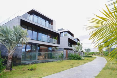 Property building, Day, Garden, Garden view