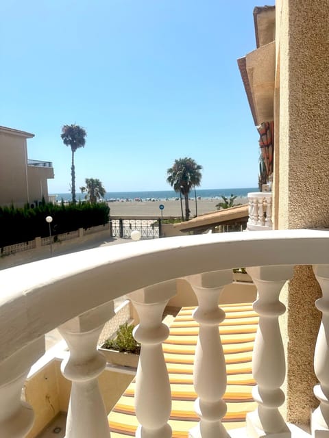 View (from property/room), Balcony/Terrace, Sea view