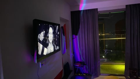 Two Passangers Netflix Circle studio Apartment in Gurugram