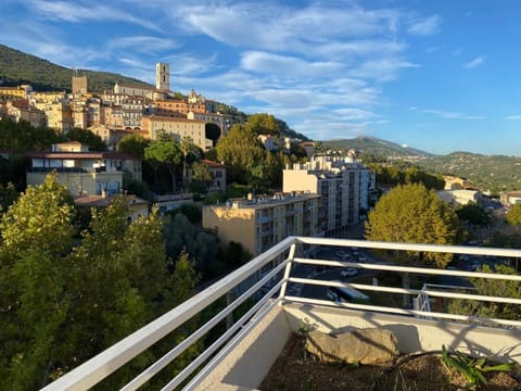 Nearby landmark, Day, Natural landscape, Balcony/Terrace, City view, Mountain view