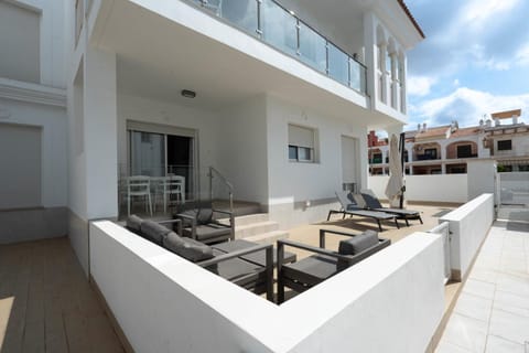 Property building, Patio, Seating area, sunbed