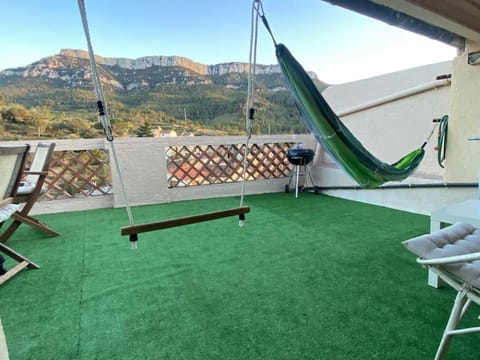 Balcony/Terrace, Mountain view