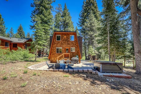 10th Mountain Home - 4BR Tahoe Donner w Hot Tub, HOA amenities! House in Truckee