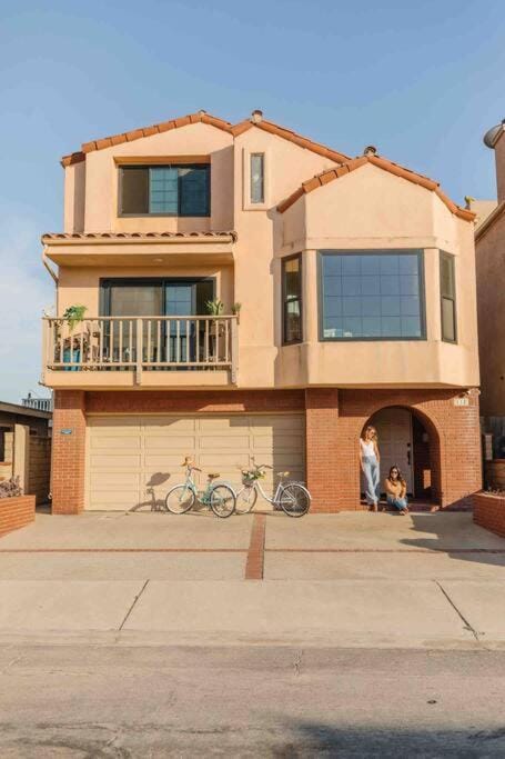 Cool Cali Vibe - Barefoot Stepping Distance 2 Sand Maison in Oxnard