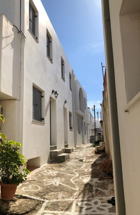 Property building, Facade/entrance, Neighbourhood