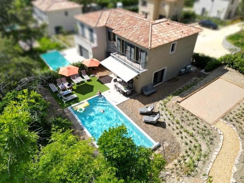 Property building, Bird's eye view, Garden, Pool view, Street view, Swimming pool, sunbed