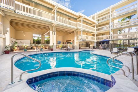 Hot Tub, Pool view, Swimming pool, sunbed