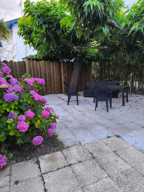 Balcony/Terrace, Inner courtyard view