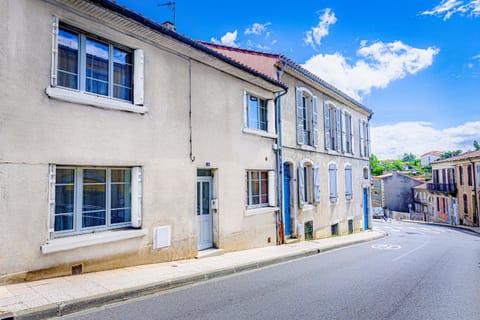 Property building, Street view