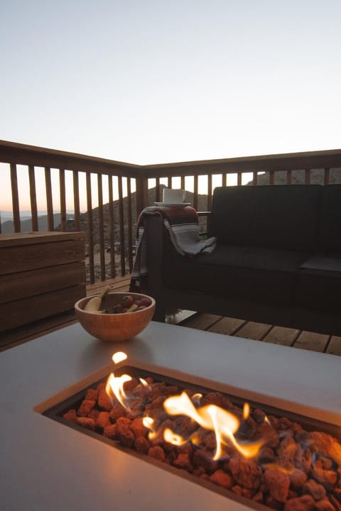 High Point Views On Top Of A Mountain House in Joshua Tree