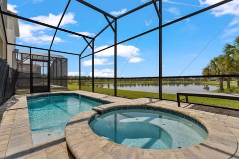 Patio, Hot Tub, Swimming pool