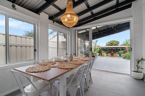 Patio, Day, View (from property/room), Balcony/Terrace, Dining area, sunbed