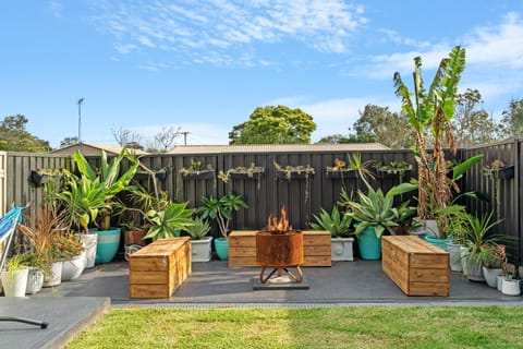 Spring, Day, Garden, Garden view, fireplace