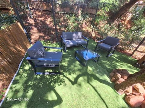 Garden, Dining area