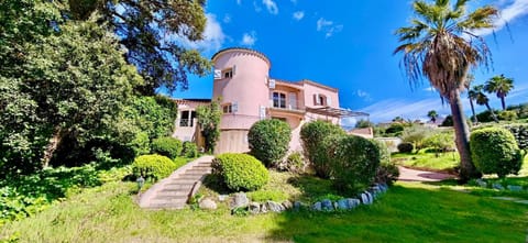 Property building, Natural landscape, Garden, Garden view