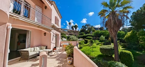 Patio, Garden view