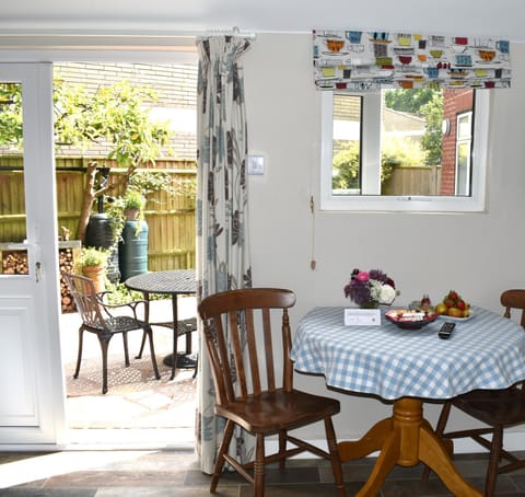 Patio, Dining area