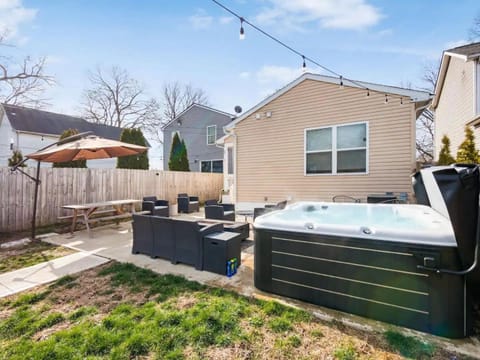 Urban Oasis w Hot Tub Near Downtown & Arena District Maison in Franklinton