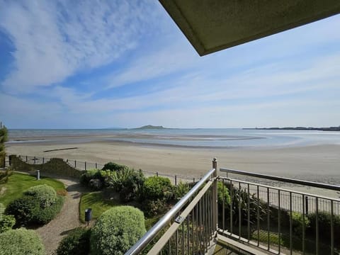 Spectacular Beachfront Apartment Apartment in Dublin