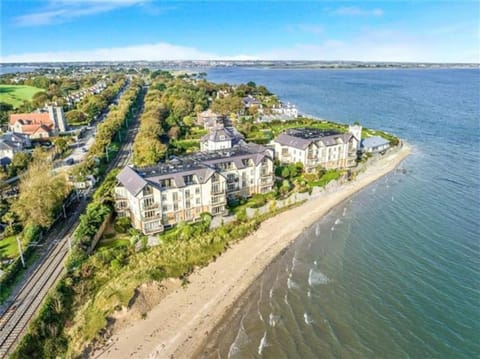 Spectacular Beachfront Apartment Apartment in Dublin