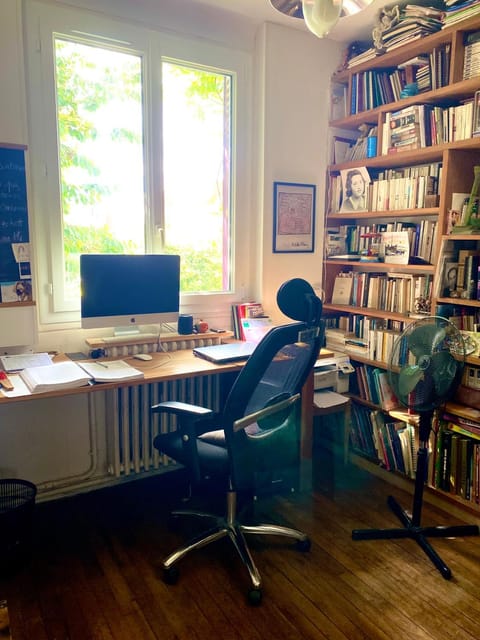 Library, Seating area