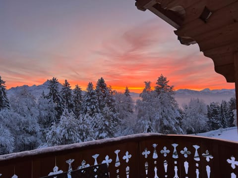 Day, Natural landscape, Winter, View (from property/room), Balcony/Terrace, Mountain view, Sunset